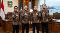 Para pimpinan dari Badan Usaha Pelabuhan (BUP) PT Pelabuhan Kepri Perseroda. (Ki-Ka): Tajudin Mansyur, S.IP,. M.Si ( Tenaga Ahli Bid. Komunikasi Antar Lembaga dan strategis PT Pelabuhan Kepri Perseroda); Capt. Awaluddin, M.Mar ( Direktur PT Pelabuhan Kepri Perseroda); Fikri Imanshah, S.Tr.Pel ( Supervisor Pelabuhan Kuala Riau) ; Dan Diddyk Triesna Murti, S.Tr , Deputi Adm, Ops, Dan Keuangan PT. Pelabuhan Kepri Perseroda.